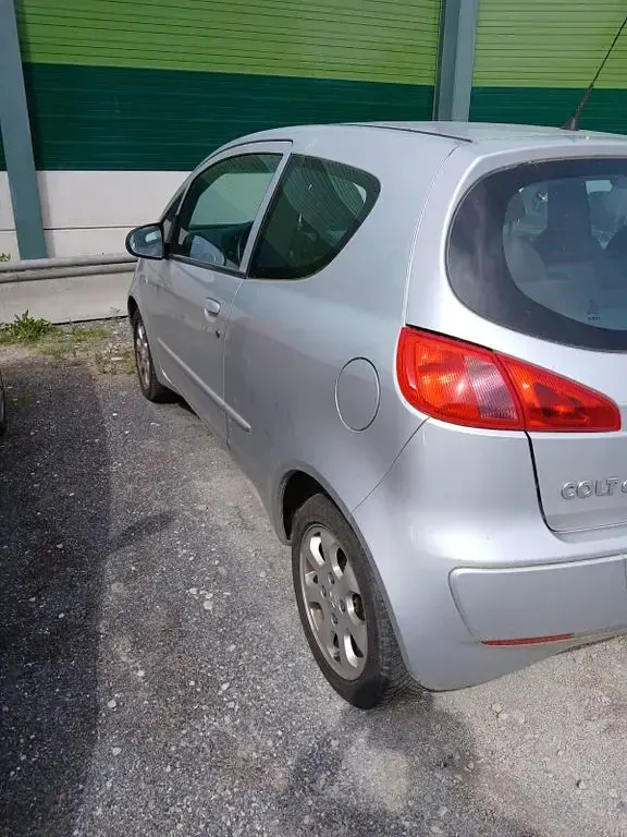 Gebraucht Mitsubishi Colt 95 PS (69 kW) 2004 Silber Kleinwagen