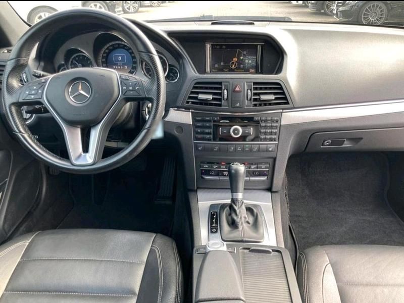 Gebraucht Mercedes E250 204 PS (150 kW) 2012 Schwarz Cabrio
