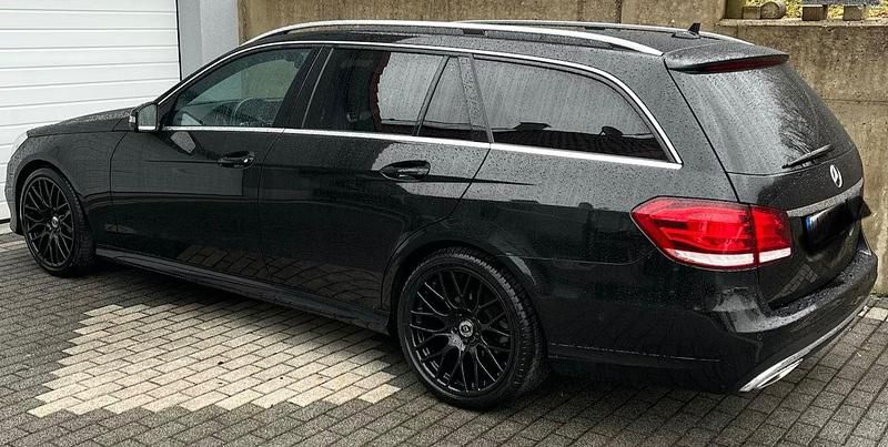 Gebraucht Mercedes E350 AMG 258 PS (189 kW) 2016 Schwarz Kombi