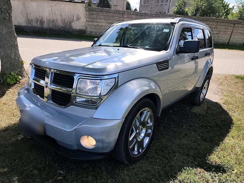 Grau Gebraucht 2010 Dodge Nitro SUV | 5.250 € (Superpreis) - Bild 1/4