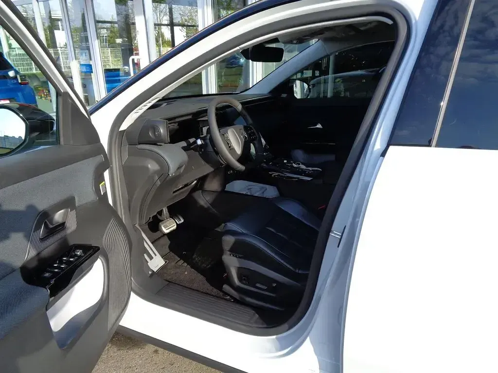 Neu Citroën C5 145 PS (106 kW) 2026 Weiß SUV