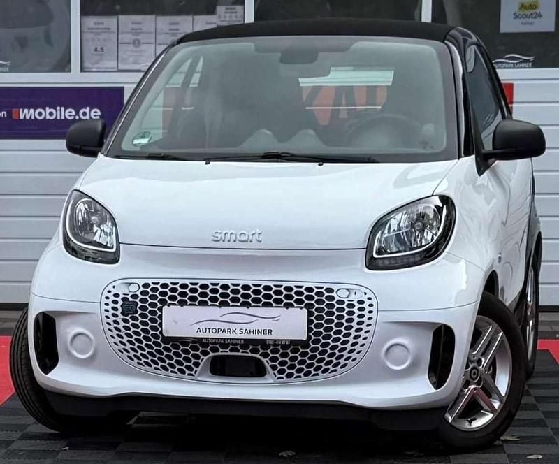 Nachtschwarz Gebraucht 2021 Smart ForTwo Electric Drive Coupé | 7.999 € (Guter Preis) - Bild 1/4