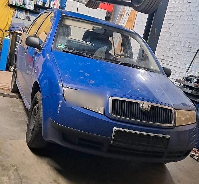 Blau Gebraucht 2003 Skoda Fabia Kleinwagen | 249 € (Superpreis) - Bild 1/4