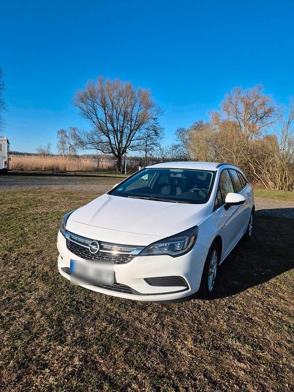 Gebraucht Opel Astra 95 PS (69 kW) 2016 Weiß Kombi