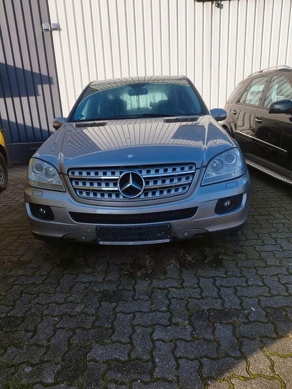 Grau Gebraucht 2007 Mercedes ML280 SUV | 3.100 € (Guter Preis) - Bild 1/4