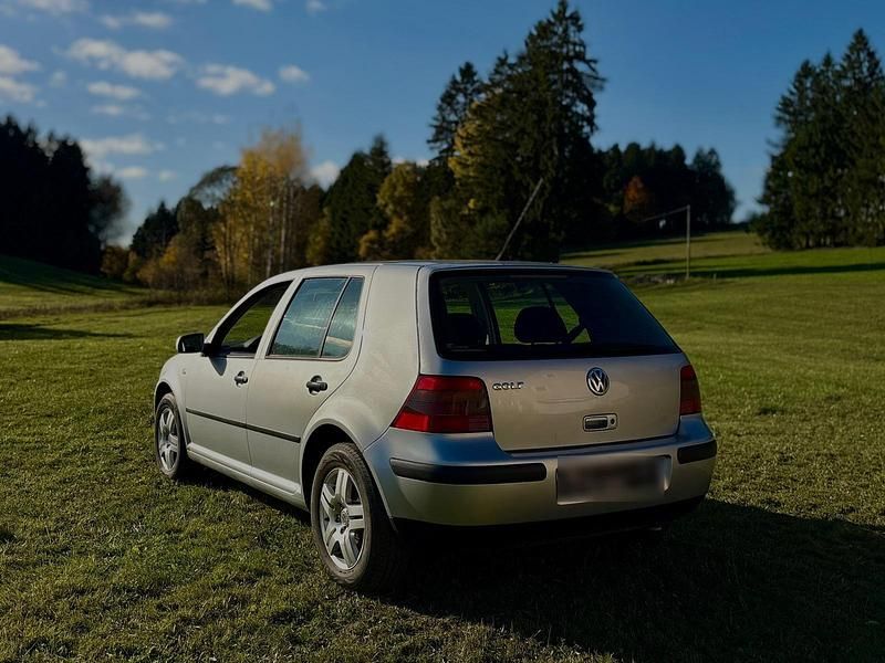 Gebraucht VW Golf IV 75 PS (55 kW) 2002 Silber Kleinwagen