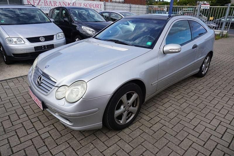Silber Gebraucht 2003 Mercedes C180 Coupé | 2.700 € (Etwas zu teuer) - Bild 1/4