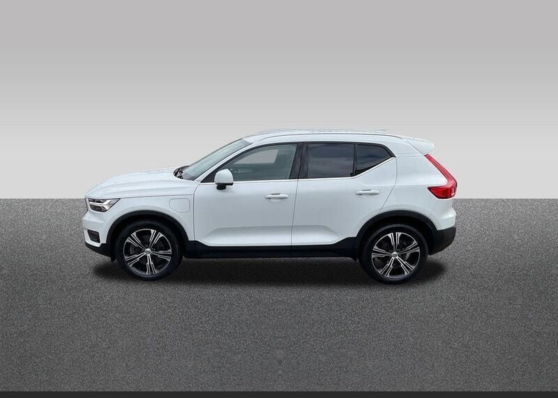 Gebraucht Volvo XC40 Inscription 261 PS (191 kW) 2021 Crystal white metallic SUV