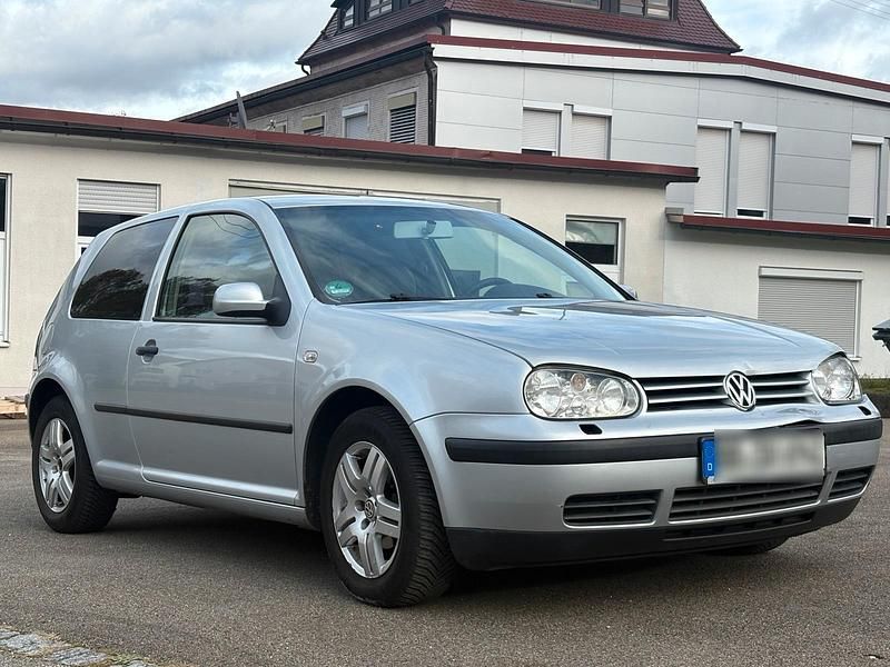 Silber Gebraucht 2003 VW Golf Limousine | 2.250 € (Guter Preis) - Bild 1/4