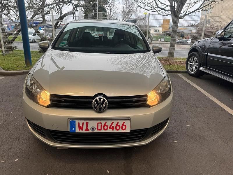 Silber Gebraucht 2009 VW Golf VI Kleinwagen | 3.900 € (Guter Preis) - Bild 1/4