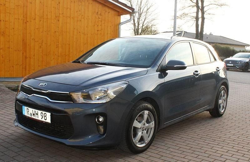 Gebraucht Kia Rio Edition 7 99 PS (72 kW) 2019 Blau Limousine