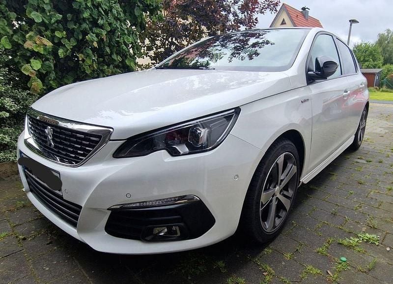 Weiß Gebraucht 2019 Peugeot 308 Limousine | 16.999 € - Bild 1/4
