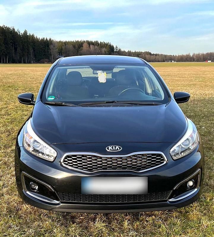 Gebraucht Kia Ceed Edition 7 101 PS (74 kW) 2017 Schwarz Kleinwagen