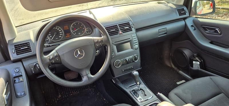 Gebraucht Mercedes A180 2009 Silber Kleinwagen