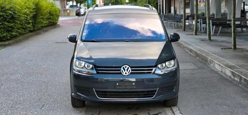 Grau Gebraucht 2011 VW Sharan Comfortline Van / Kleinbus | 4.899 € (Superpreis) - Bild 1/4