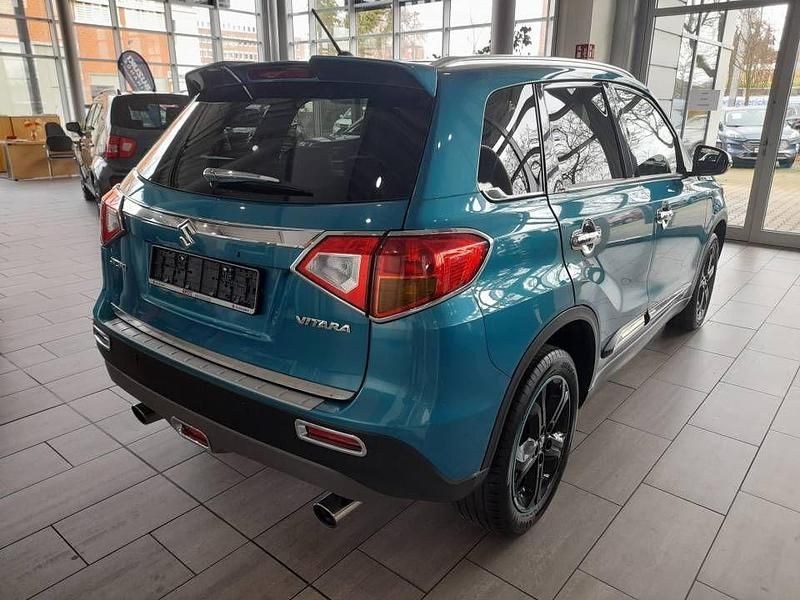Gebraucht Suzuki Vitara 140 PS (102 kW) 2017 Grün SUV