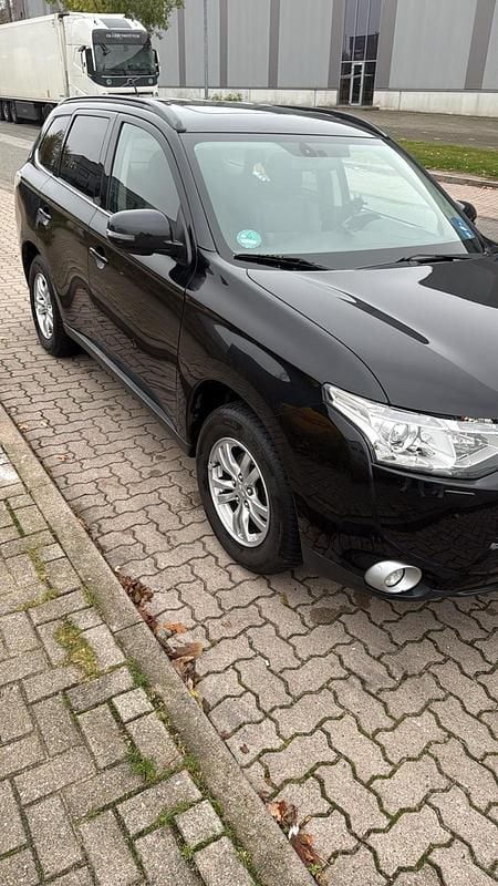 Gebraucht Mitsubishi Outlander 150 PS (110 kW) 2014 Schwarz SUV