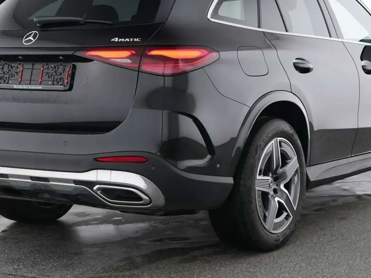Gebraucht Mercedes GLC300de AMG 333 PS (244 kW) 2025 Lack obsidianschwarz SUV