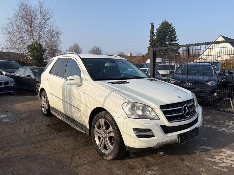 Gebraucht Mercedes ML350 231 PS (169 kW) 2010 Weiß SUV