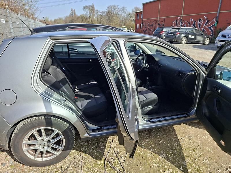Gebraucht VW Golf IV 80 PS (58 kW) 2001 Silber Kleinwagen