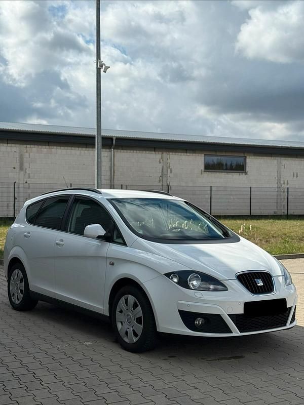 Gebraucht Seat Altea XL 105 PS (77 kW) 2014 Weiß Van / Kleinbus