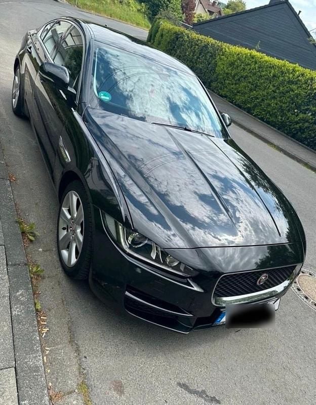 Gebraucht Jaguar XE 180 PS (132 kW) 2016 Schwarz Limousine