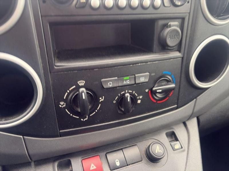 Gebraucht Citroën Berlingo XTR 99 PS (72 kW) 2017 Grau Van / Kleinbus