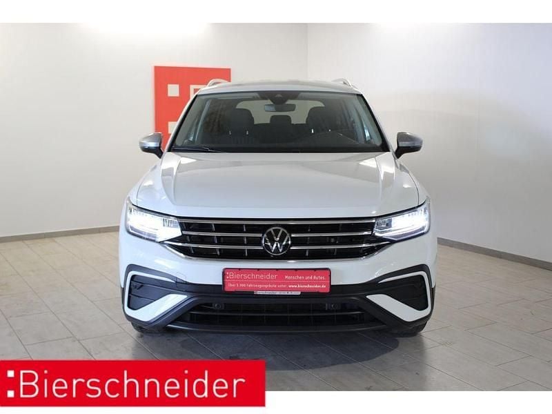 Gebraucht VW Tiguan Allspace Life 150 PS (110 kW) 2024 Weiss SUV