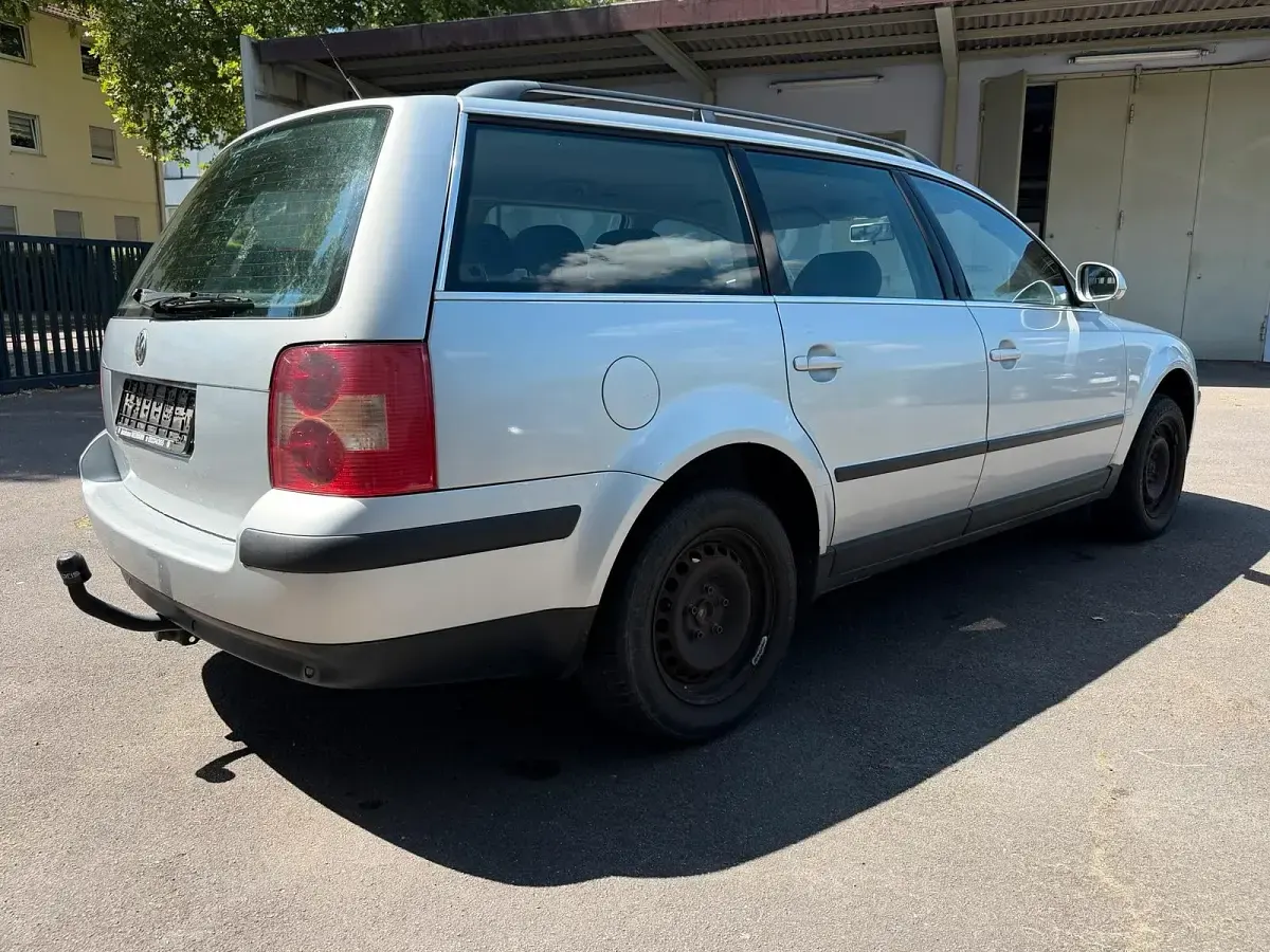 Gebraucht VW Passat 131 PS (96 kW) 2005 Silber Kombi