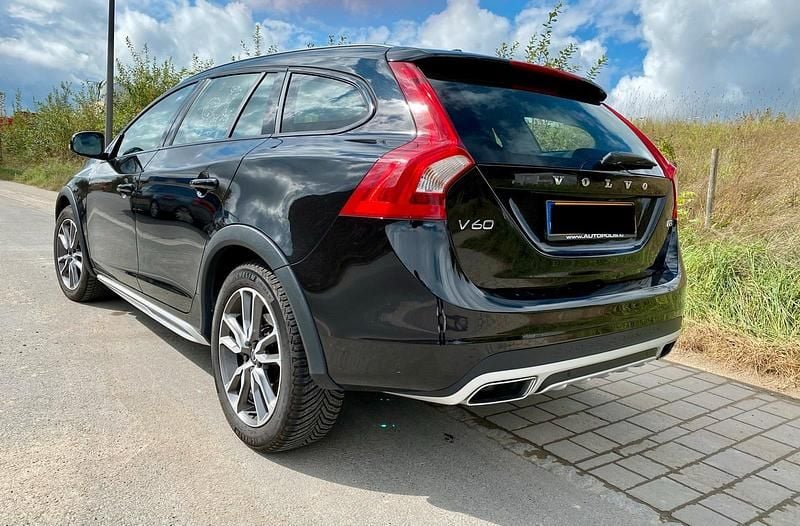 Gebraucht Volvo V60 CC 150 PS (110 kW) 2017 Kombi