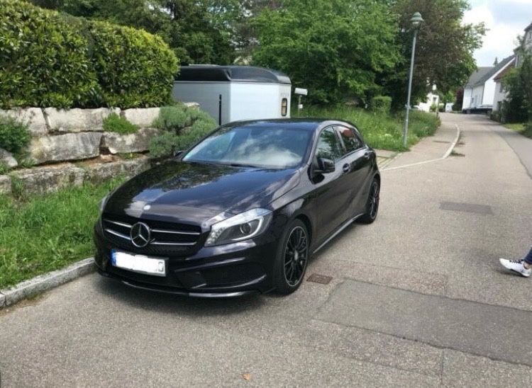 Violet Gebraucht 2014 Mercedes A200 AMG line Limousine | 13.400 € (Fairer Preis) - Bild 1/4