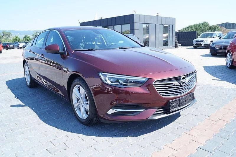 Rot Gebraucht 2017 Opel Insignia Innovation Limousine | 14.890 € (Guter Preis) - Bild 1/4