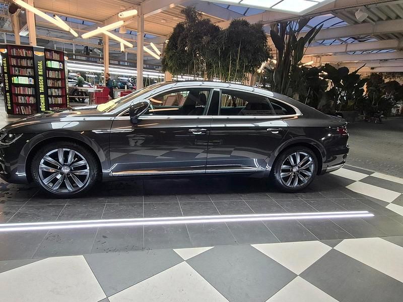 Grau Gebraucht 2020 VW Arteon R-line Limousine | 24.500 € (Guter Preis) - Bild 1/4