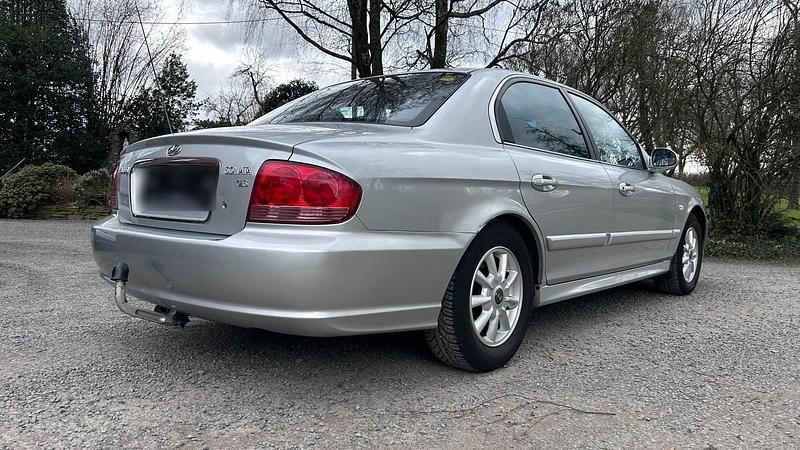 Gebraucht Hyundai Sonata GLS 131 PS (96 kW) 2003 Silber Limousine