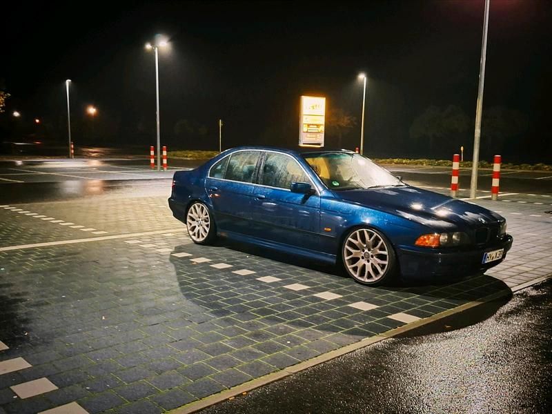 Blau Gebraucht 2000 BMW 520 Limousine | 2.500 € (Fairer Preis) - Bild 1/4