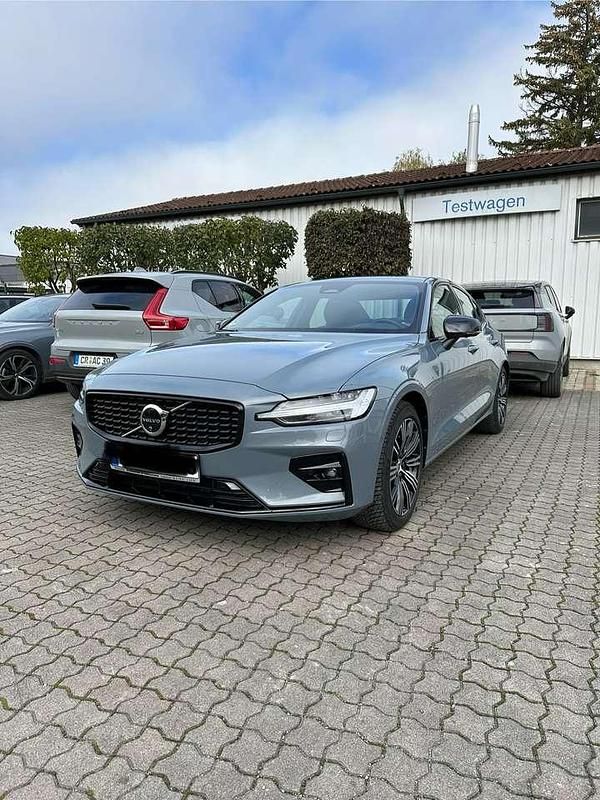 Gebraucht Volvo S60 Ultimate 250 PS (183 kW) 2024 Grau Limousine