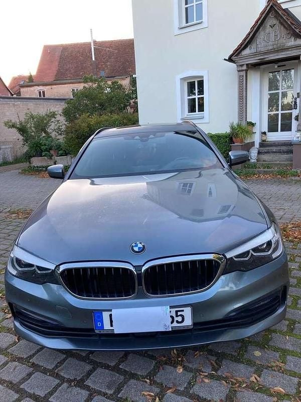 Gebraucht BMW 530 265 PS (194 kW) 2018 Grau Kombi