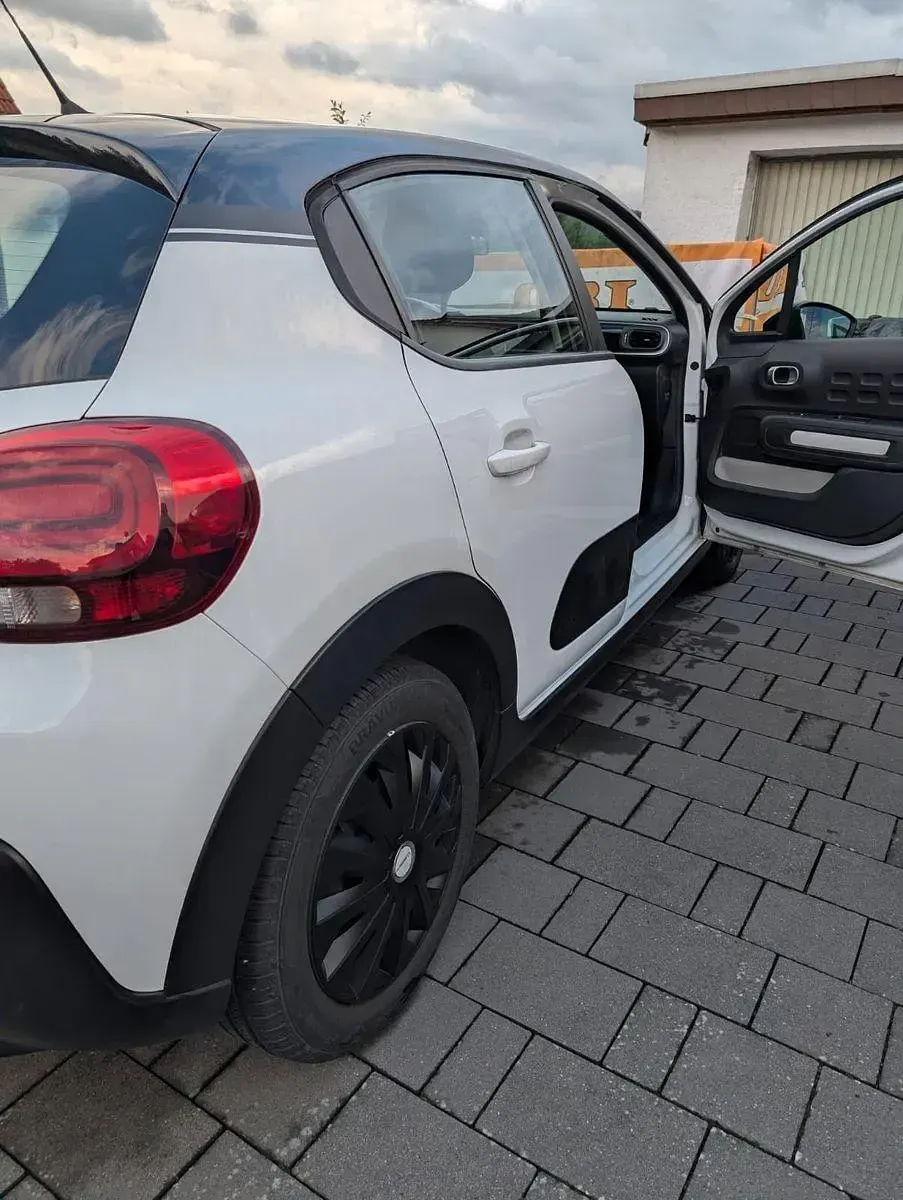 Gebraucht Citroën C3 Feel 82 PS (60 kW) 2018 Weiß Kleinwagen