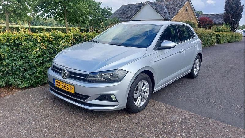Grau Gebraucht 2018 VW Polo Beats Limousine | 7.250 € (Fairer Preis) - Bild 1/4