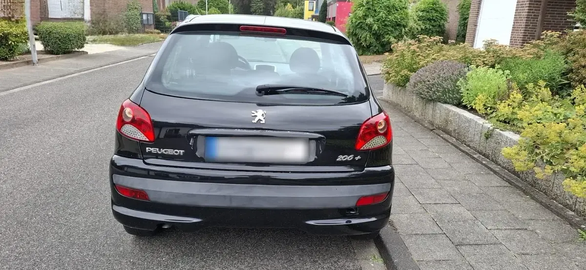 Gebraucht Peugeot 206+ 75 PS (55 kW) 2009 Schwarz Kleinwagen
