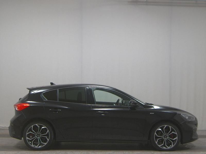 Schwarz Gebraucht 2020 Ford Focus ST-Line Limousine | 13.780 € (Etwas zu teuer) - Bild 1/4