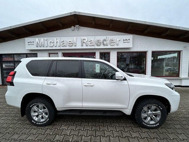 Weiss Gebraucht 2024 Toyota Land Cruiser Comfort SUV | 63.850 € (Guter Preis) - Bild 1/1