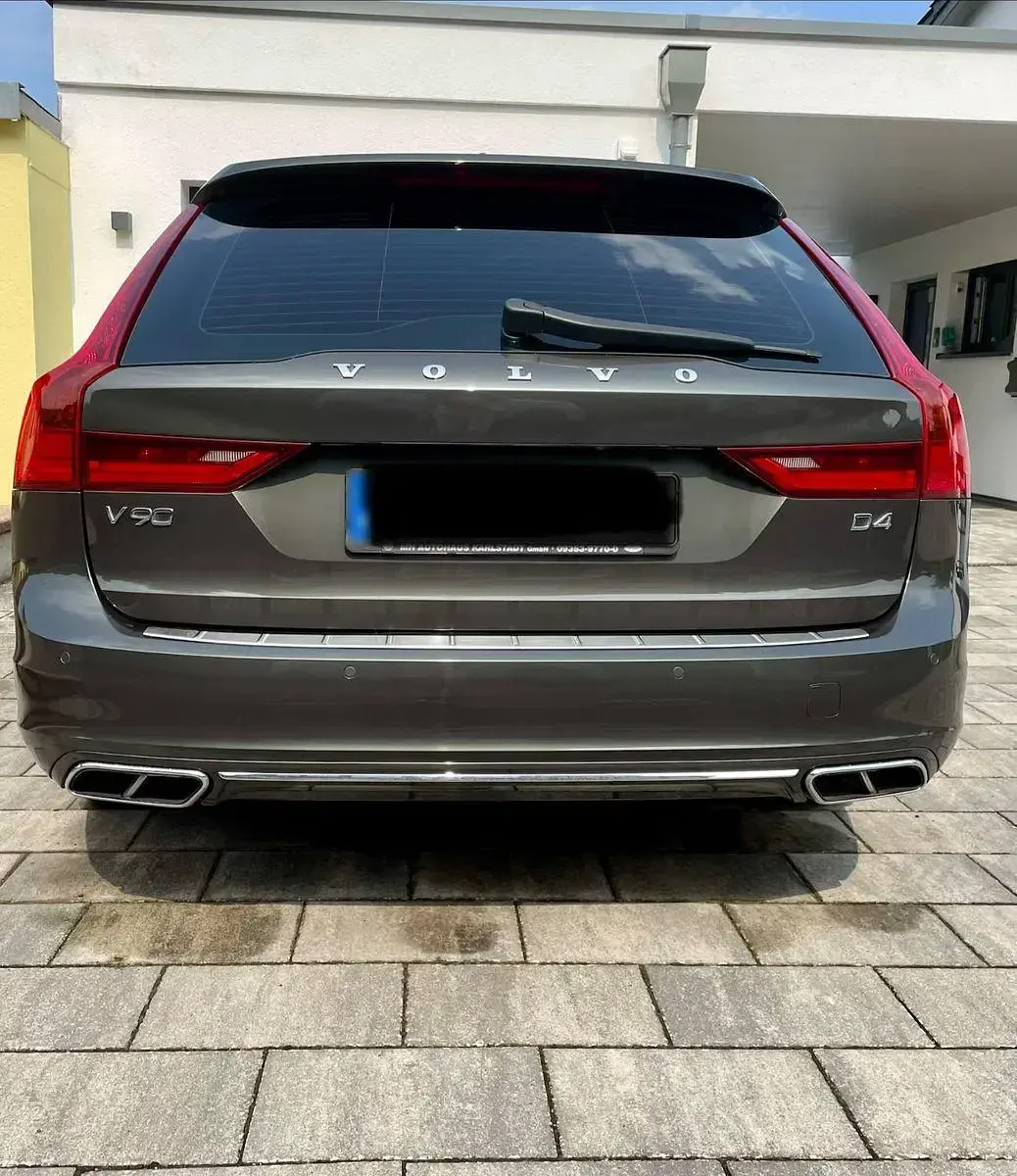 Gebraucht Volvo V90 Momentum 190 PS (139 kW) 2017 Grau Kombi
