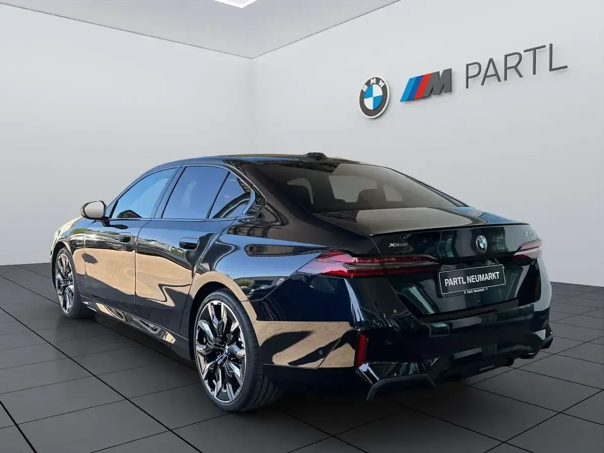 Neu BMW 540 Sport Line 303 PS (222 kW) 2026 M carbonschwarz Limousine