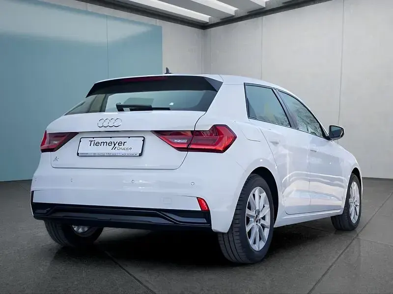 Gebraucht Audi A1 Sportback 95 PS (69 kW) 2026 Weiß Kleinwagen