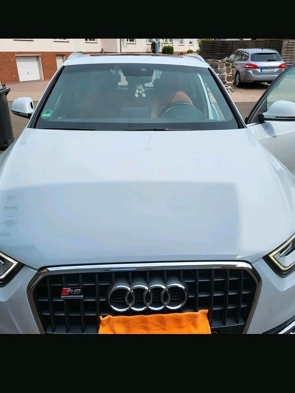 Weiß Gebraucht 2011 Audi Q3 S-Line SUV | 16.900 € (Fairer Preis) - Bild 1/4