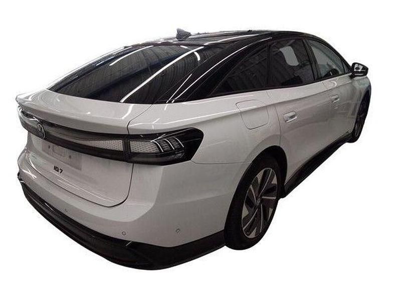 Gebraucht VW ID.7 Pro 210 kW (286 PS) 2025 Weiß (gletscherweiß) Limousine