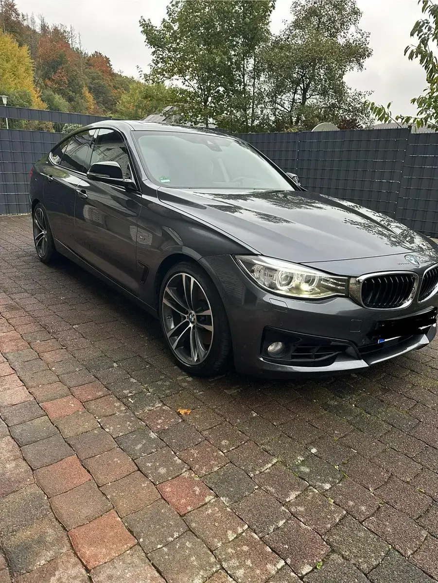 Gebraucht BMW 335 Sport Line 306 PS (225 kW) 2013 Grau Limousine