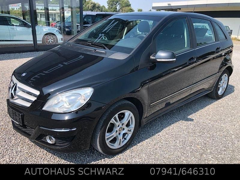 Schwarz Gebraucht 2010 Mercedes B180 Van / Kleinbus | 6.300 € (Fairer Preis) - Bild 1/4