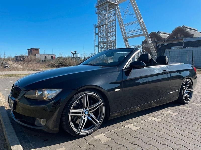 Gebraucht BMW 330 Cabriolet Performance 245 PS (180 kW) 2009 Schwarz Cabrio